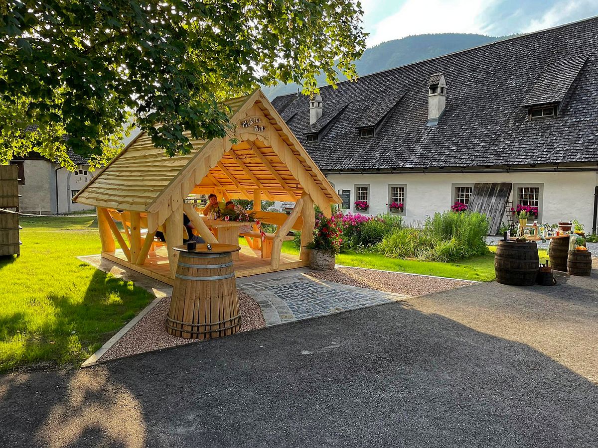Holzmarkt Wörlitz – Rustikale Gartenpavillons