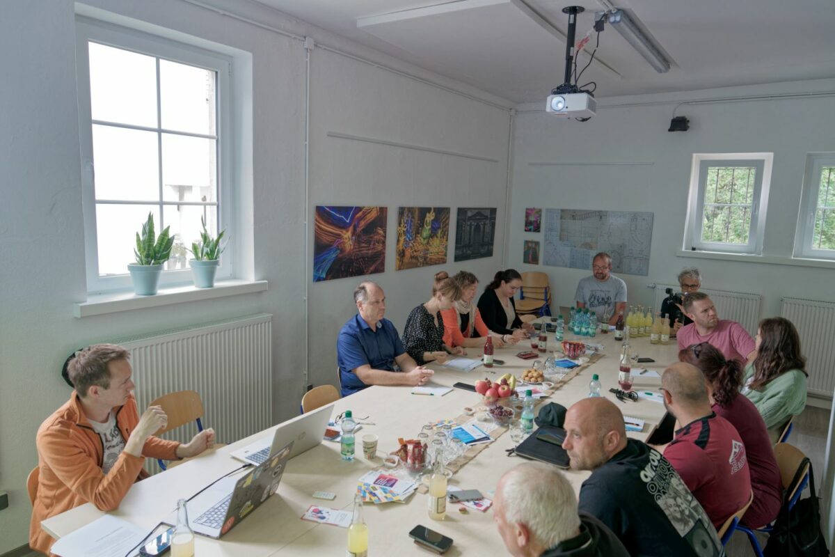 Workshop zu generativer KI – volles Haus im Coworking Weltkleinstadt