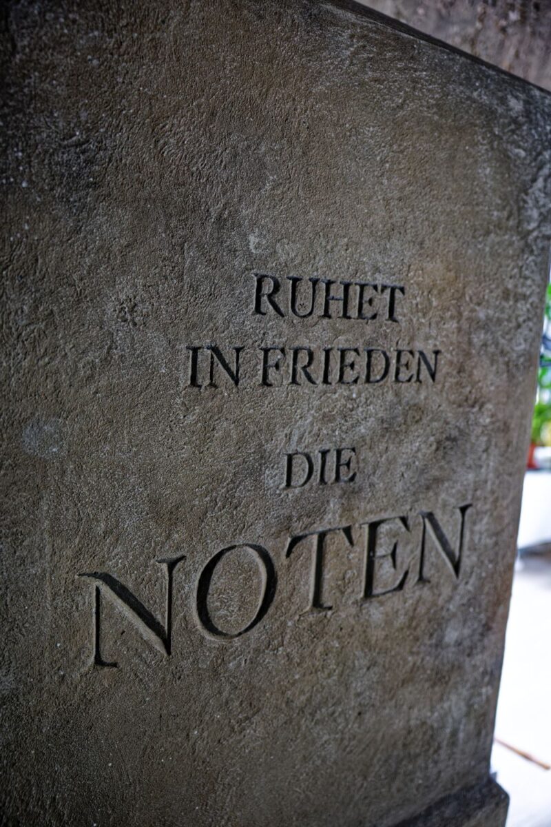 Den Schulnoten - RUHET IN FRIEDEN